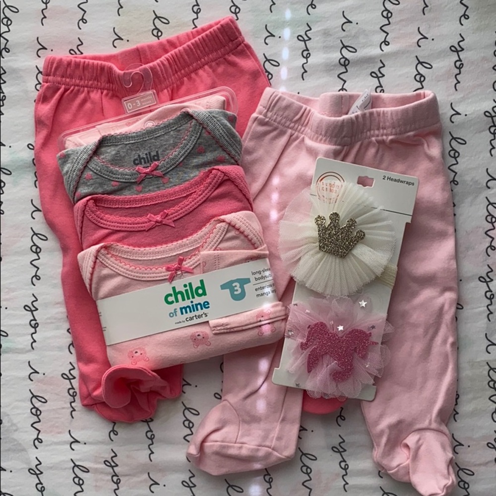0-3 month longleeve onesie and footed bottoms